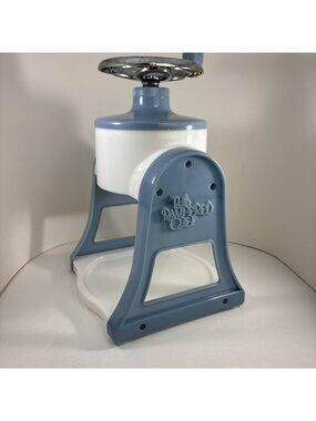 Vintage The Pampered Chef Ice Shaver Snow Cone Maker Manual Hand Crank Blue